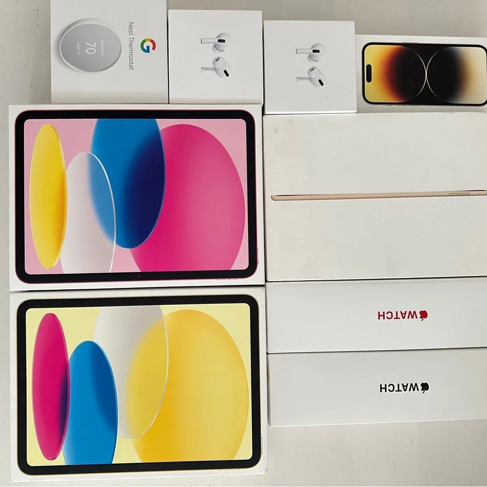 Apple iPad with Vibrant Display empty boxes